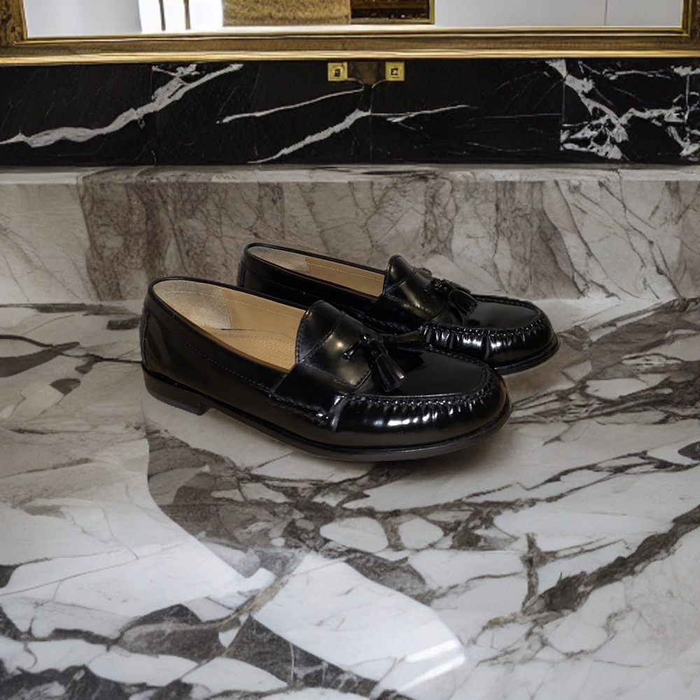 Cole Haan Men's Pinch Tassel Loafer SZ: 10 - Black